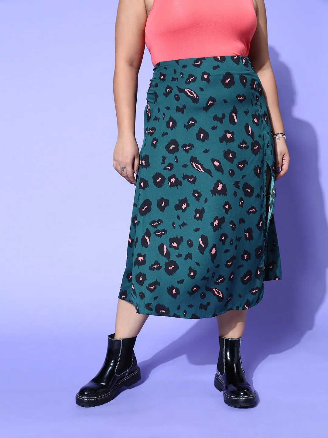 Berrylush Women Plus Size Green Animal Printed Thigh-High Slited A-Line Midi Roman Column Skirt