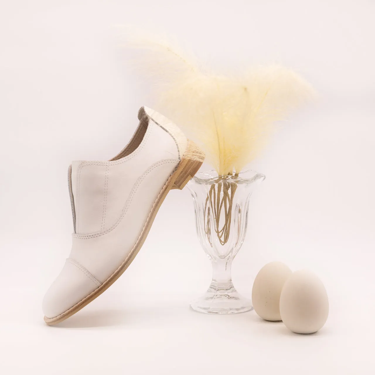 EXOTIC MERINGUE White Leather Oxfords