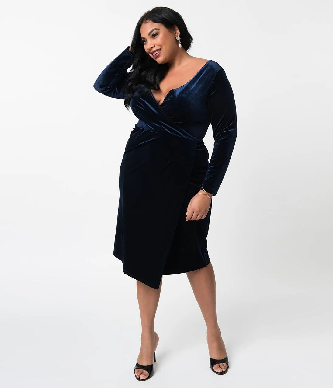 Unique Vintage Plus Size Navy Blue Velvet Long Sleeve Damsel Wiggle Dress