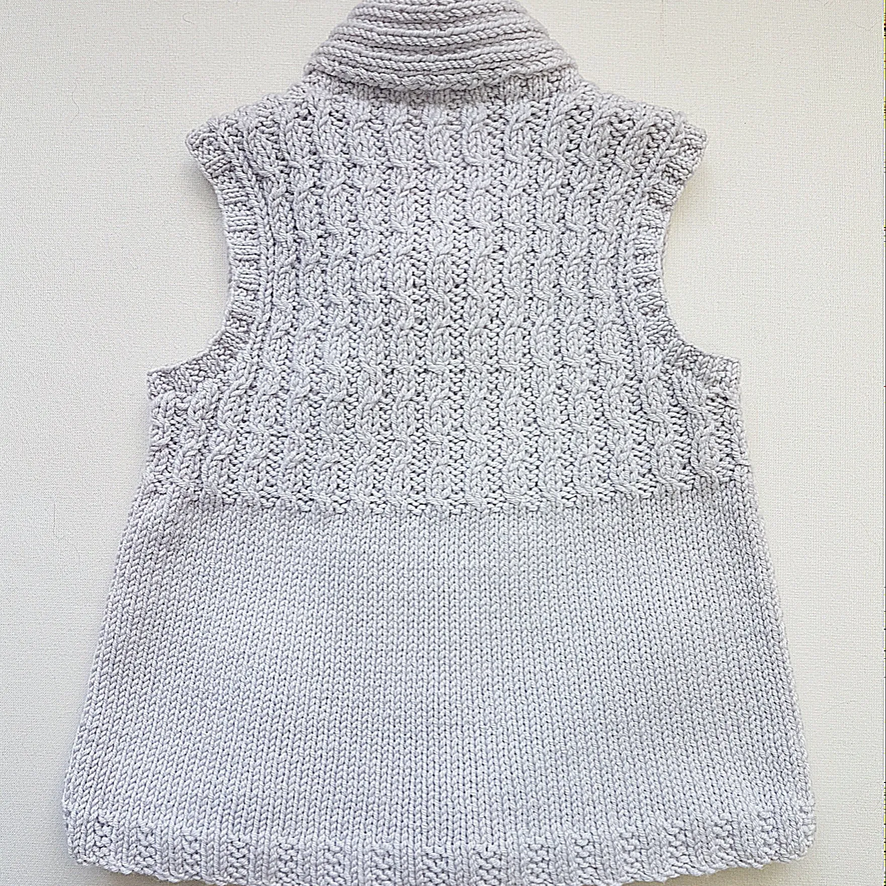 Wavy Cable Vest with Scarf